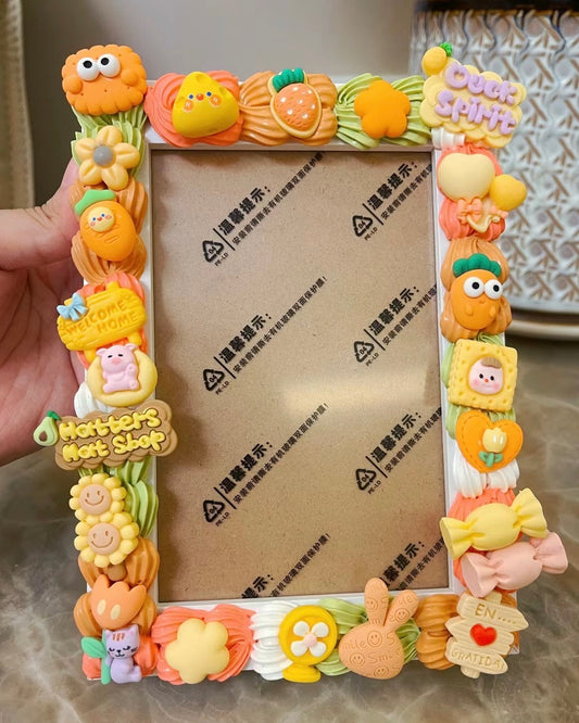 DIY Picture Frame (18 Charms, 4 Glues)