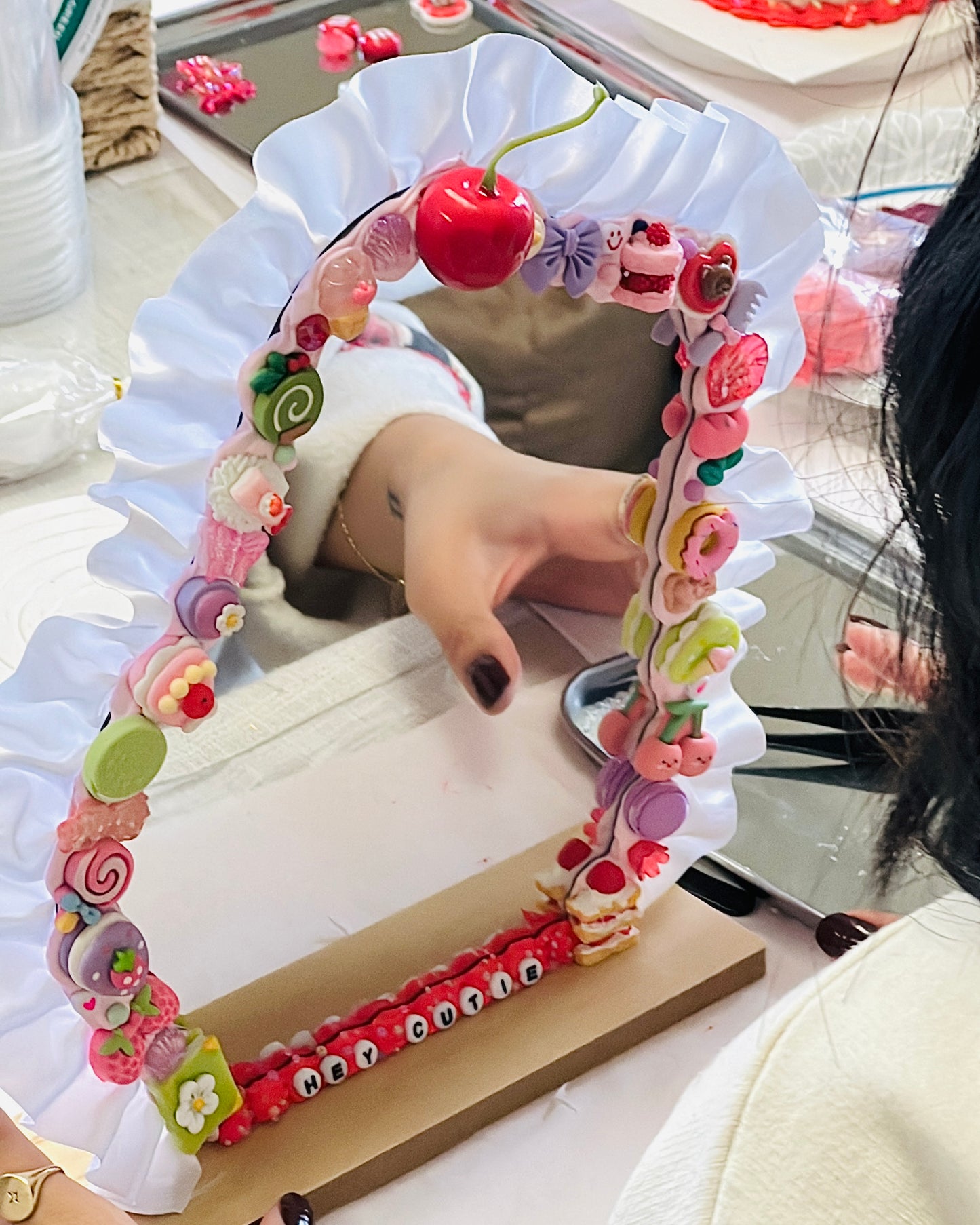 DIY Standing Mirror (20 Charms, 4 Glues)