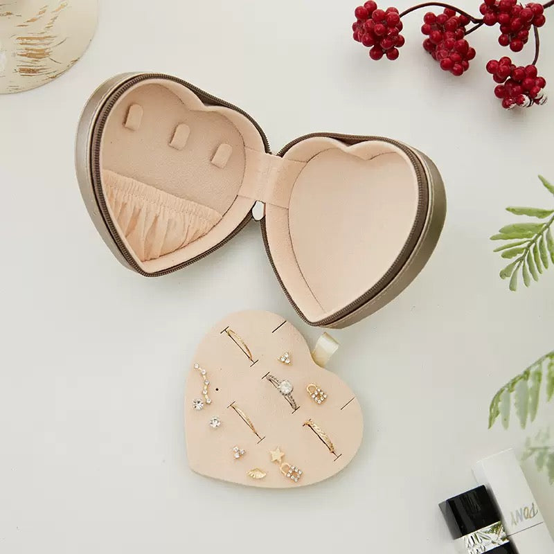 Plain Mini Heart Traveling Jewelry Box